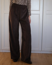 Carica l'immagine nel visualizzatore di Gallery, Pantalone in Velluto