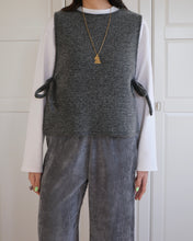 Carica l'immagine nel visualizzatore di Gallery, Gilet Fiocchi