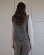 Carica l'immagine nel visualizzatore di Gallery, Gilet Fiocchi