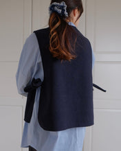 Carica l'immagine nel visualizzatore di Gallery, Gilet Fiocchi