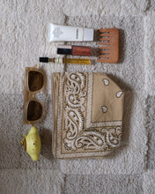 Carica l'immagine nel visualizzatore di Gallery, Pochette Bandana