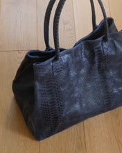 Carica l'immagine nel visualizzatore di Gallery, Maxi Bag in Pelle