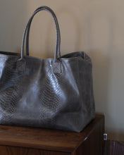 Carica l'immagine nel visualizzatore di Gallery, Maxi Bag in Pelle