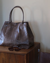 Carica l'immagine nel visualizzatore di Gallery, Maxi Bag in Pelle