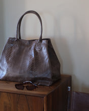 Carica l'immagine nel visualizzatore di Gallery, Maxi Bag in Pelle