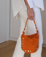 Carica l'immagine nel visualizzatore di Gallery, Suede Bucket Bag