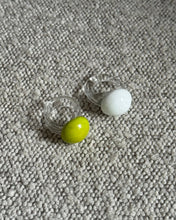 Carica l'immagine nel visualizzatore di Gallery, Glass Ring Cabochon