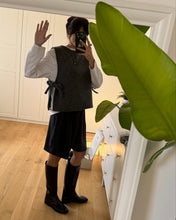 Carica l'immagine nel visualizzatore di Gallery, Gilet Fiocchi