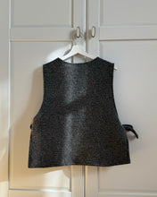 Carica l'immagine nel visualizzatore di Gallery, Gilet Fiocchi