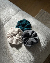 Carica l'immagine nel visualizzatore di Gallery, Scrunchies Lana & Cashmere
