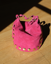 Carica l'immagine nel visualizzatore di Gallery, Suede Bucket Bag