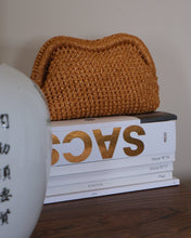 Carica l&#39;immagine nel visualizzatore di Gallery, Pochette Crochet
