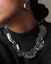 Carica l&#39;immagine nel visualizzatore di Gallery, Waves Necklace
