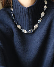 Carica l&#39;immagine nel visualizzatore di Gallery, Beans Necklace
