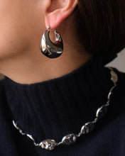 Carica l&#39;immagine nel visualizzatore di Gallery, Bubble Nugget Earrings
