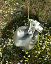 Carica l'immagine nel visualizzatore di Gallery, Pochette Satin
