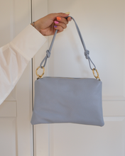 Carica l'immagine nel visualizzatore di Gallery, Pochette in Pelle
